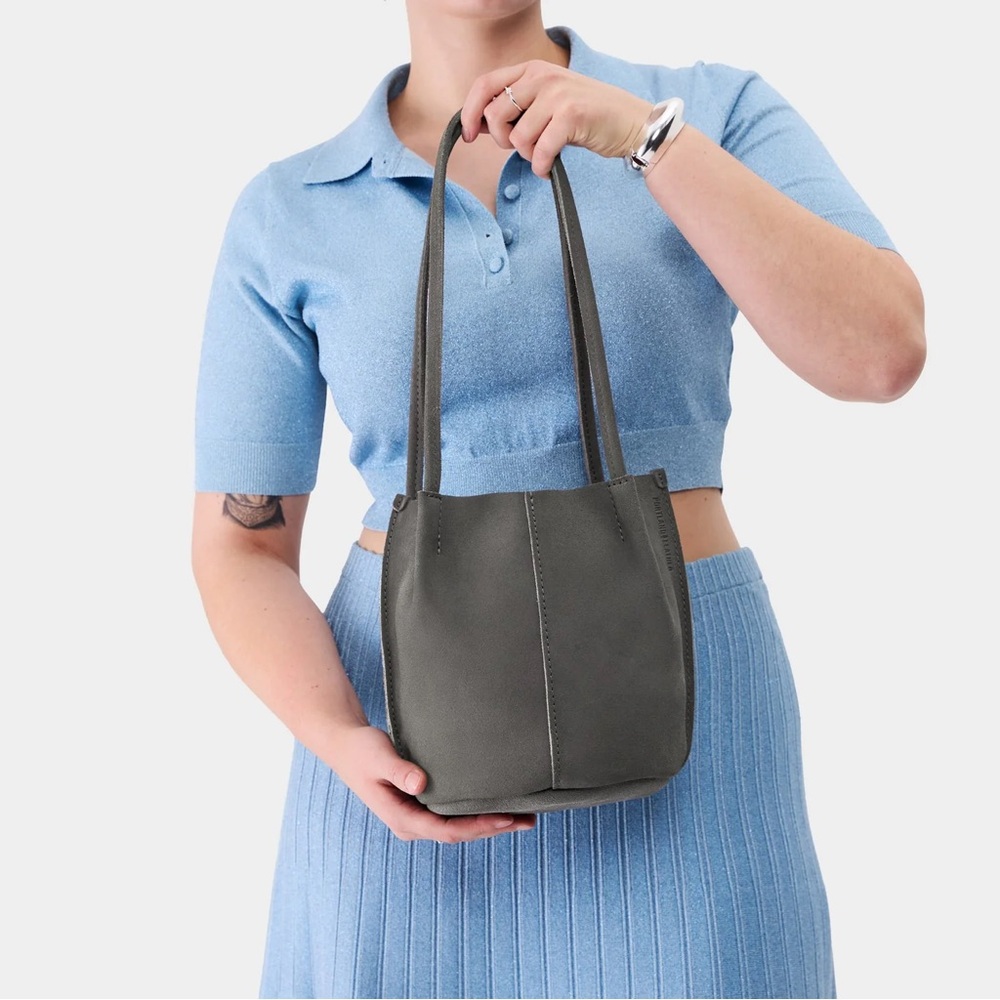 Devan Bucket Tote - Picture 4 of 5